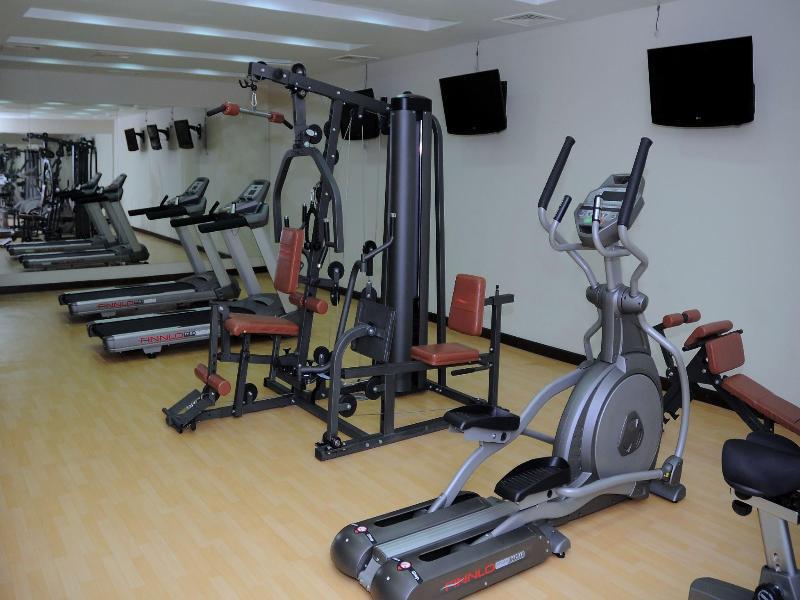 Hotel Doubletree By Hilton Shymkent Esterno foto
